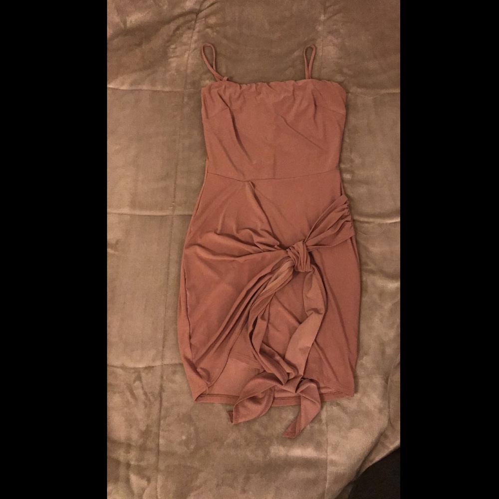 Small mauve color dress